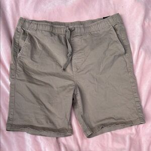 Swell Men's Casual Tan Shorts Drawstring waist. Excellent Condition. Size 32